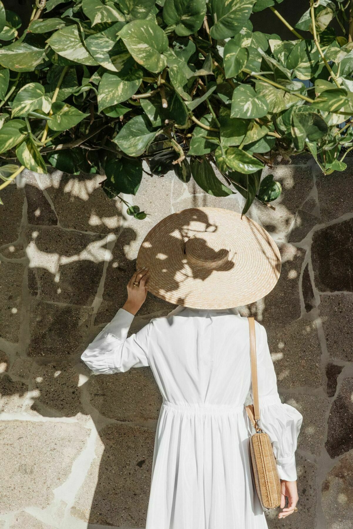 卡利尔酒店 布里斯班 外观 照片 A Vietnamese woman wearing a non la